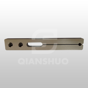 离子注入件8